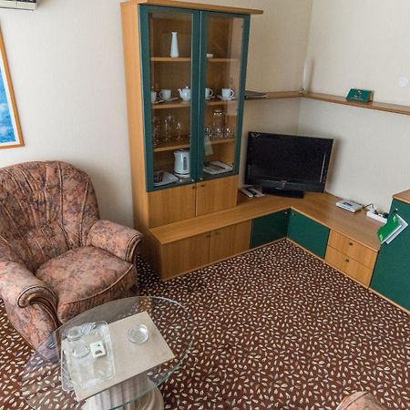 Hotel Yubileiny Minsk Bagian luar foto