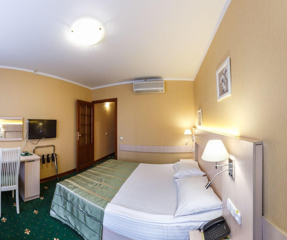 Hotel Yubileiny Minsk Bagian luar foto