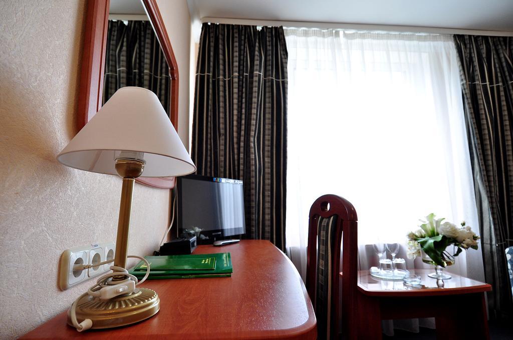 Hotel Yubileiny Minsk Bagian luar foto
