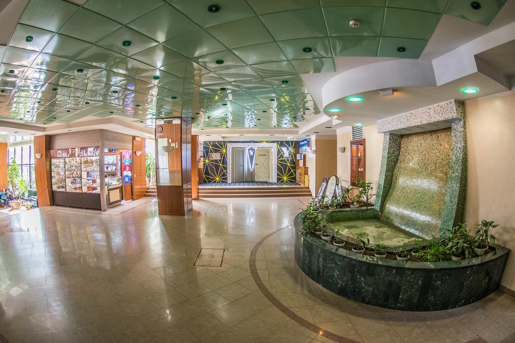 Hotel Yubileiny Minsk Bagian luar foto