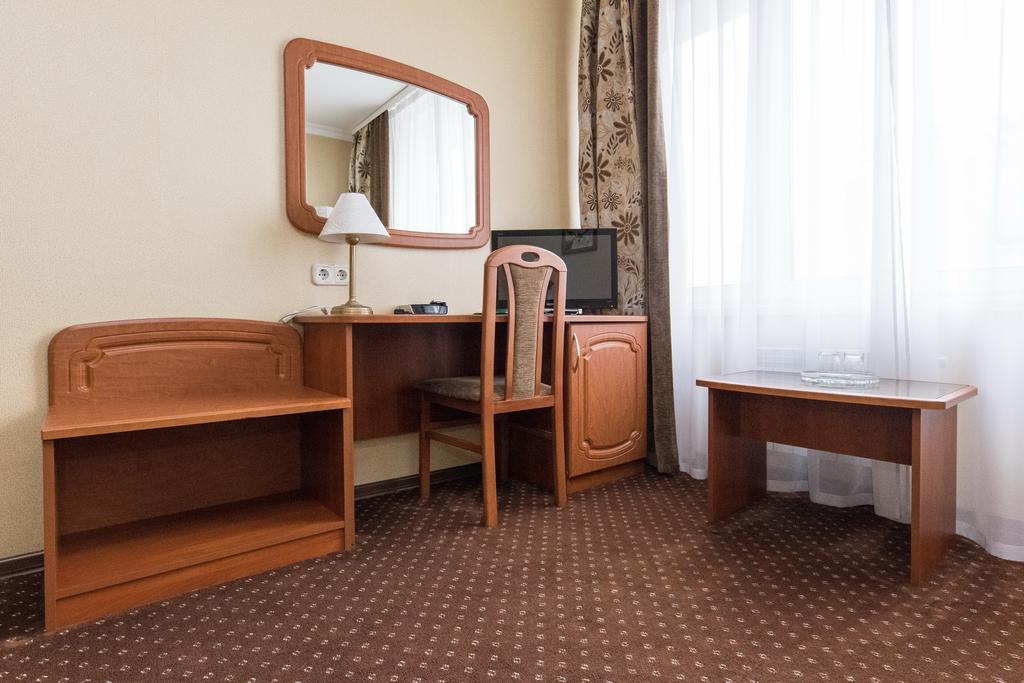 Hotel Yubileiny Minsk Bagian luar foto