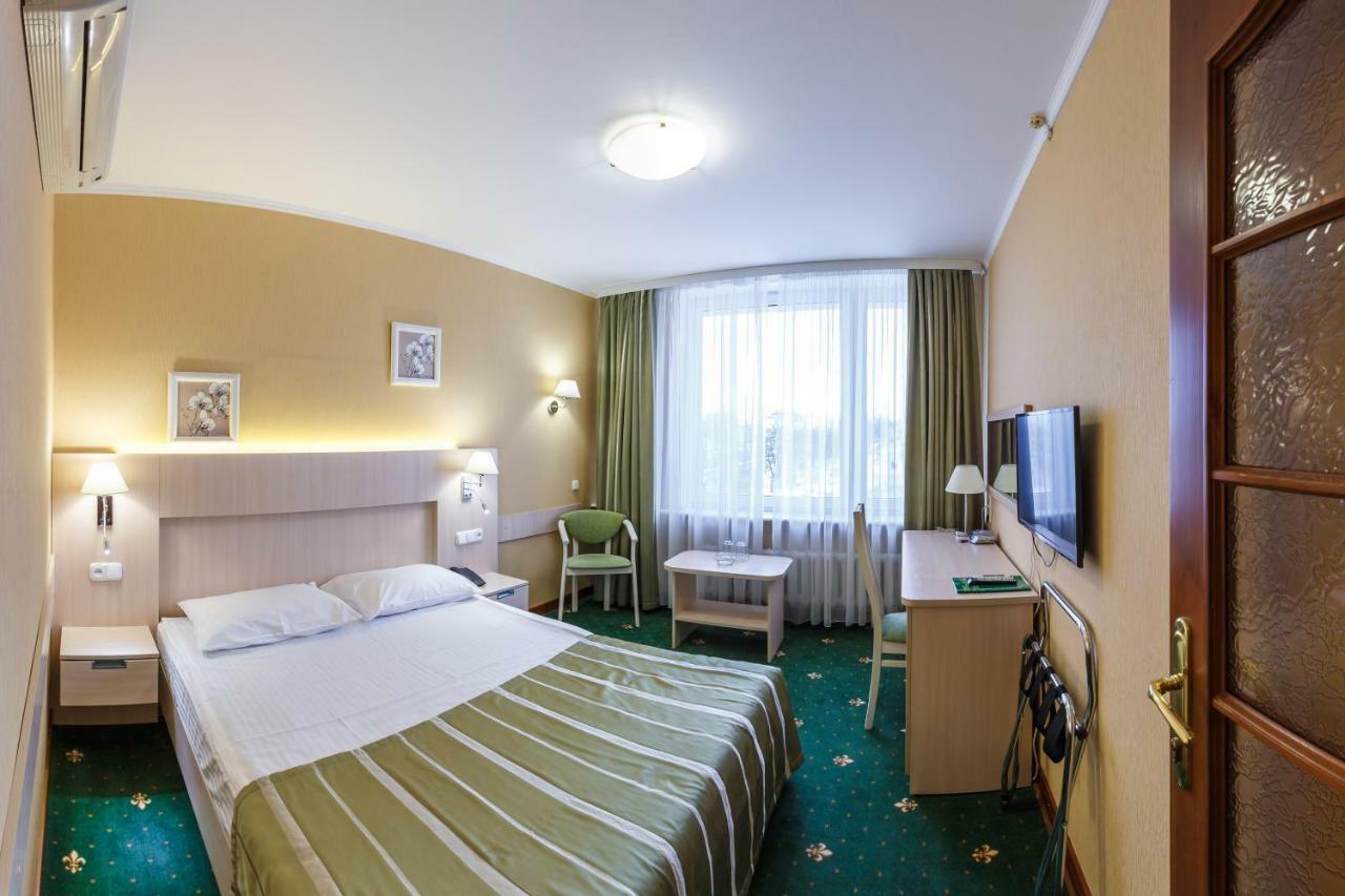 Hotel Yubileiny Minsk Bagian luar foto